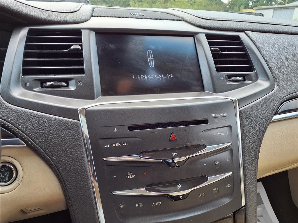 2014 Lincoln MKS 4dr Sedan 3.7L FWD - 22915939 - 21