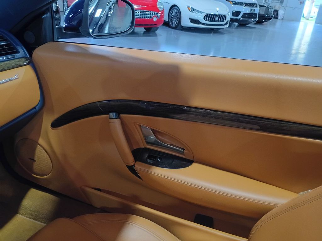 2014 Maserati GranTurismo Convertible 2dr Clean Carfax - 23093279 - 24