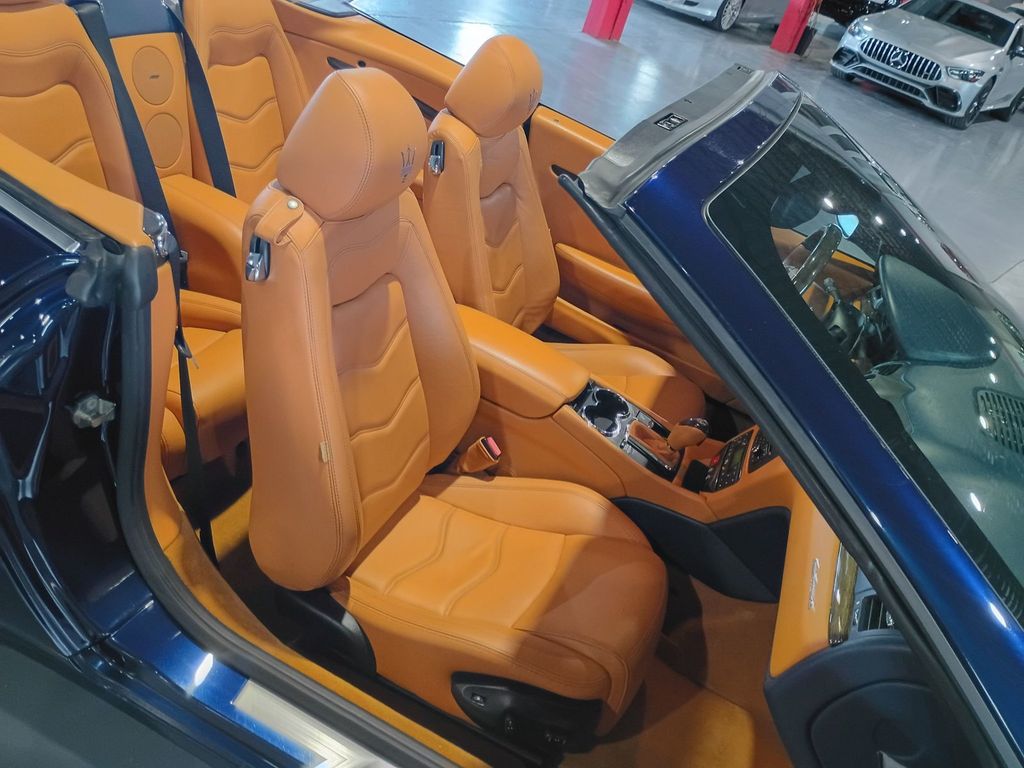 2014 Maserati GranTurismo Convertible 2dr Clean Carfax - 23093279 - 33