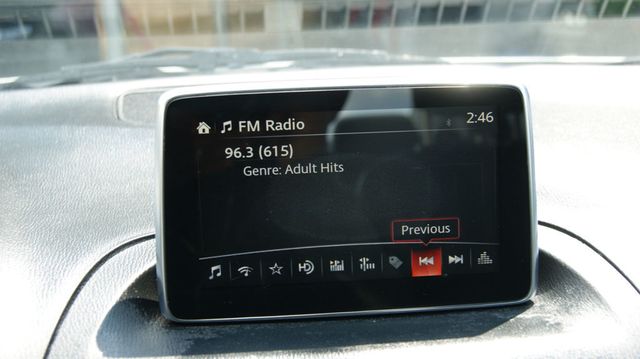 2014 Mazda Mazda3 JUST SERVICED , VERY CLEAN INSIDE AND OUT  - 22872939 - 13