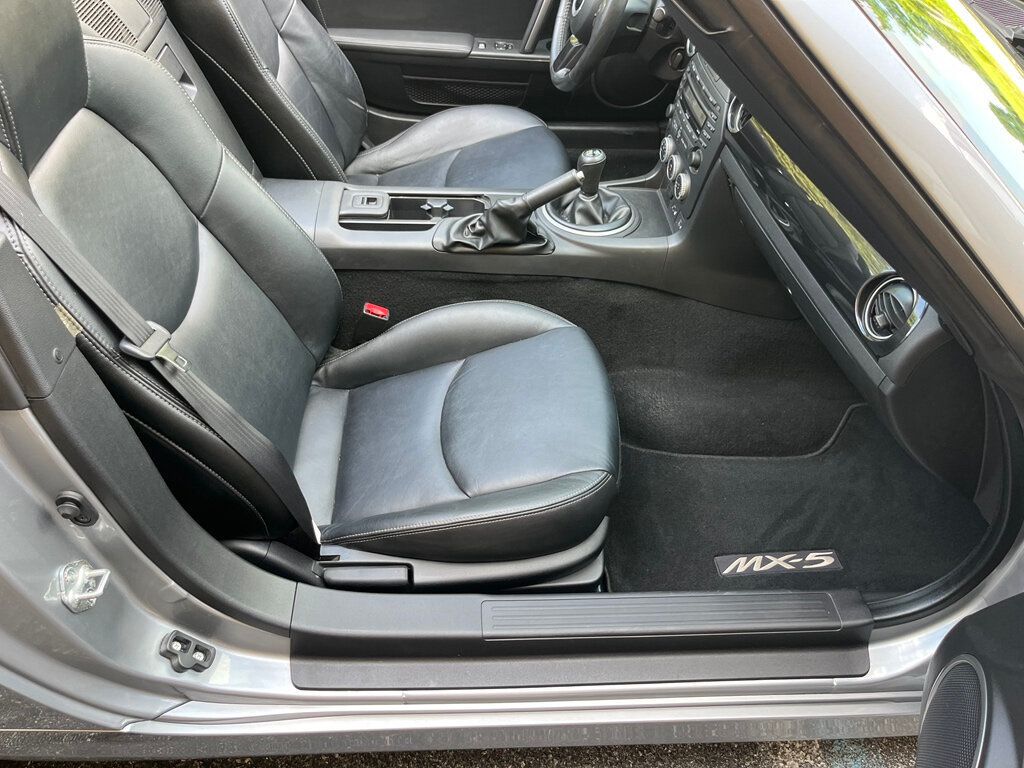 2014 Mazda MX-5 Miata Single Owner Grand Touring Retractable Hard Top Convertible  - 23048741 - 33
