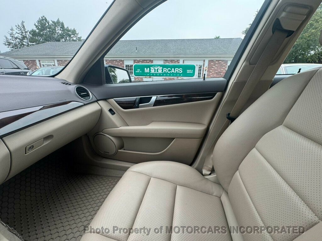 2014 Mercedes Benz C Sedan photo 16
