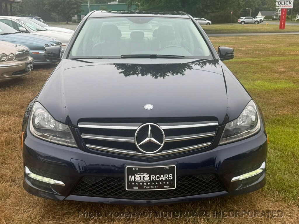 2014 Mercedes Benz C Sedan photo 3