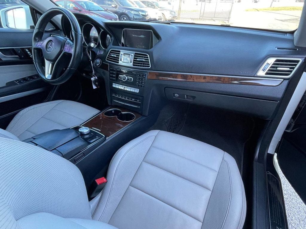 2014 Mercedes Benz E photo 19