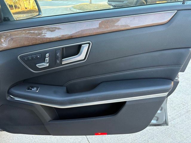 2014 Mercedes-Benz E-Class 4dr Sedan E 250 BlueTEC Luxury RWD - 22978735 - 19