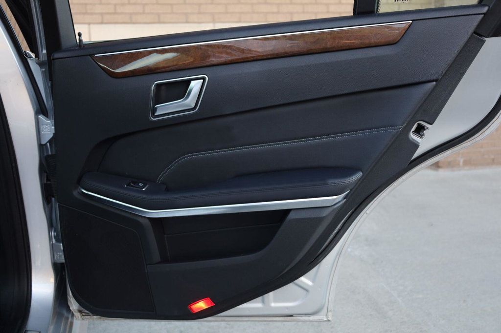 Mercedes-Benz E-Class photo 22