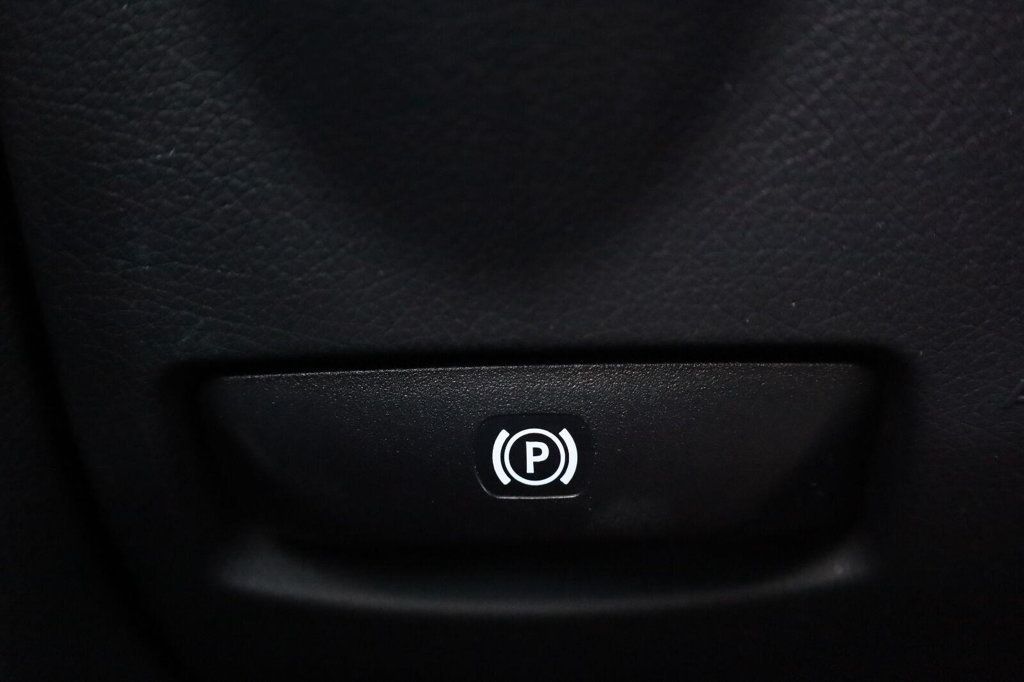Mercedes-Benz E-Class photo 33