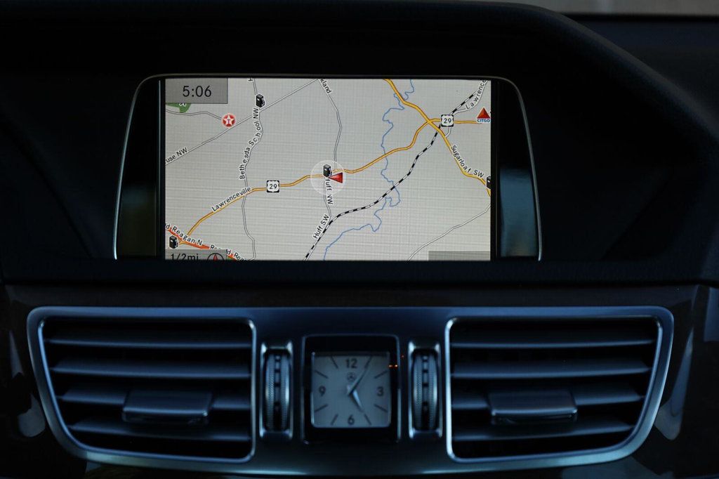 Mercedes-Benz E-Class photo 39