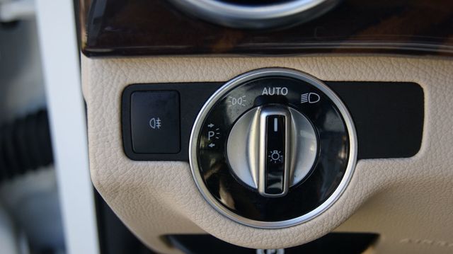 2014 Mercedes-Benz GLK 4 NEW TIRES , JUST SERVICED , VERY CLEAN INSIDE AND OUT  - 22927119 - 13