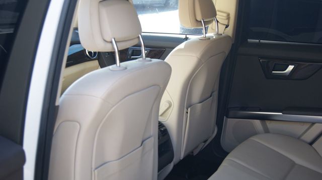 2014 Mercedes-Benz GLK 4 NEW TIRES , JUST SERVICED , VERY CLEAN INSIDE AND OUT  - 22927119 - 32