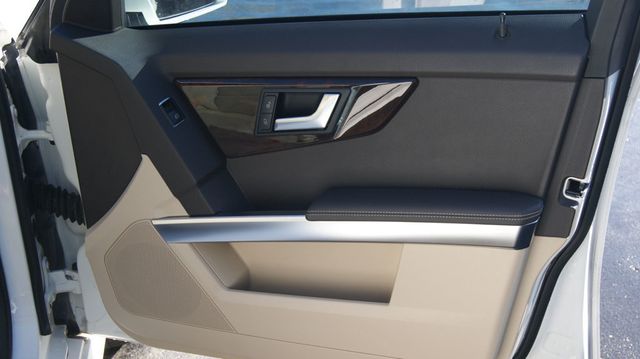 2014 Mercedes-Benz GLK 4 NEW TIRES , JUST SERVICED , VERY CLEAN INSIDE AND OUT  - 22927119 - 43