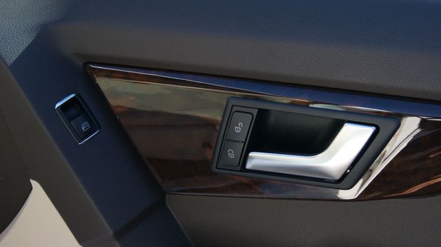 2014 Mercedes-Benz GLK 4 NEW TIRES , JUST SERVICED , VERY CLEAN INSIDE AND OUT  - 22927119 - 44