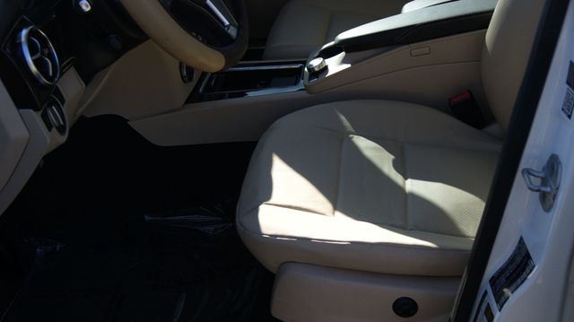 2014 Mercedes-Benz GLK 4 NEW TIRES , JUST SERVICED , VERY CLEAN INSIDE AND OUT  - 22927119 - 53