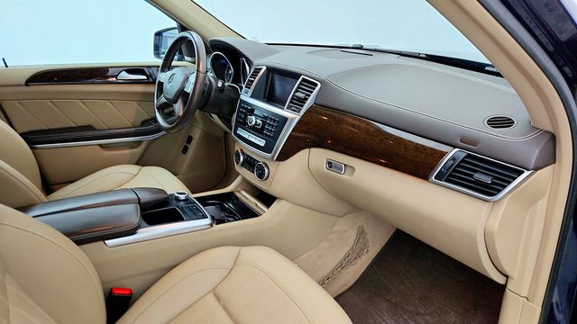 2014 Mercedes-Benz GL-Class 4MATIC 4dr GL 450 with Premium I, Lighting & Appearance Packages - 22966695 - 26