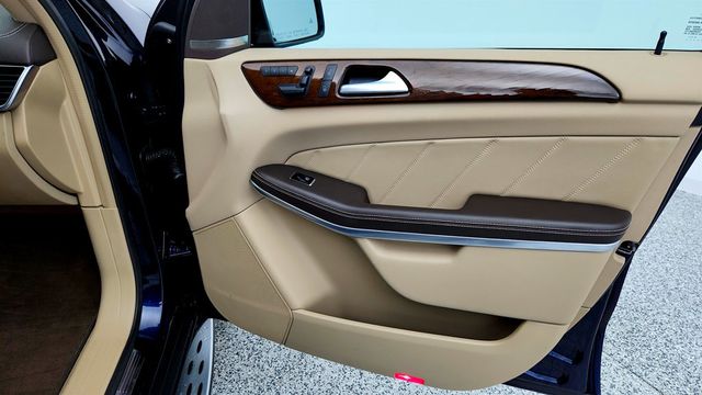 2014 Mercedes-Benz GL-Class 4MATIC 4dr GL 450 with Premium I, Lighting & Appearance Packages - 22966695 - 27