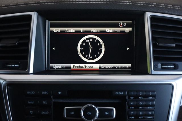 2014 Mercedes-Benz GL-Class GL 450 - 23069689 - 37