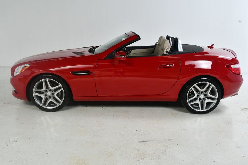 2014 Mercedes Benz SLK 250 photo 12