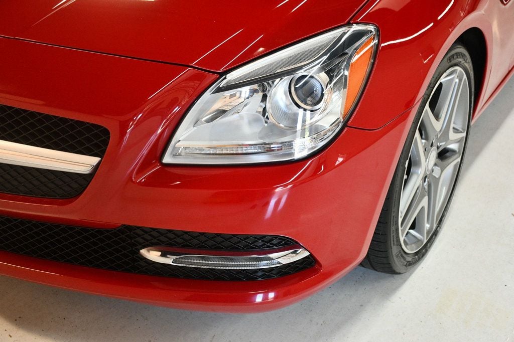2014 Mercedes Benz SLK 250 photo 17