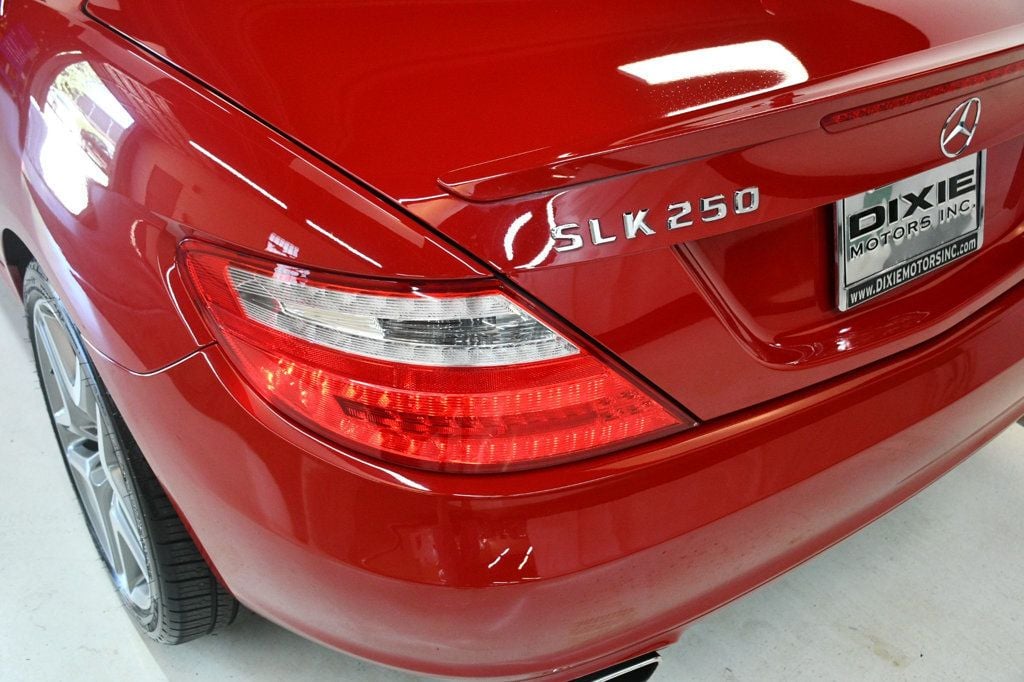 2014 Mercedes Benz SLK 250 photo 21