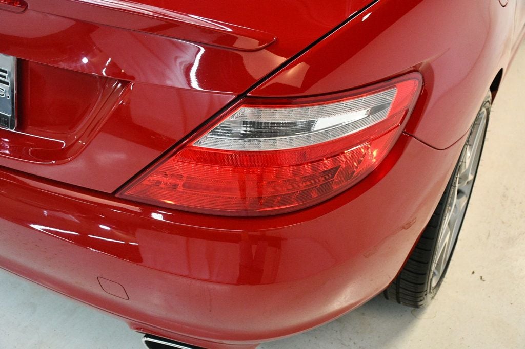 2014 Mercedes Benz SLK 250 photo 22
