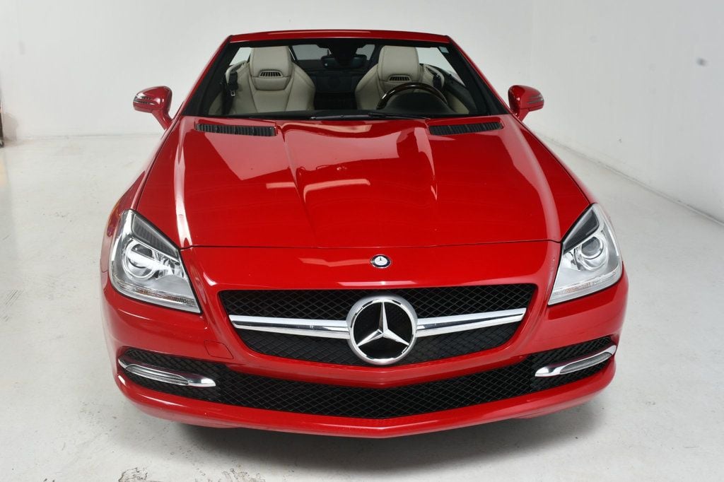 2014 Mercedes Benz SLK 250 photo 24