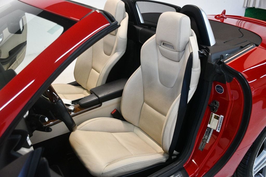 2014 Mercedes Benz SLK 250 photo 32