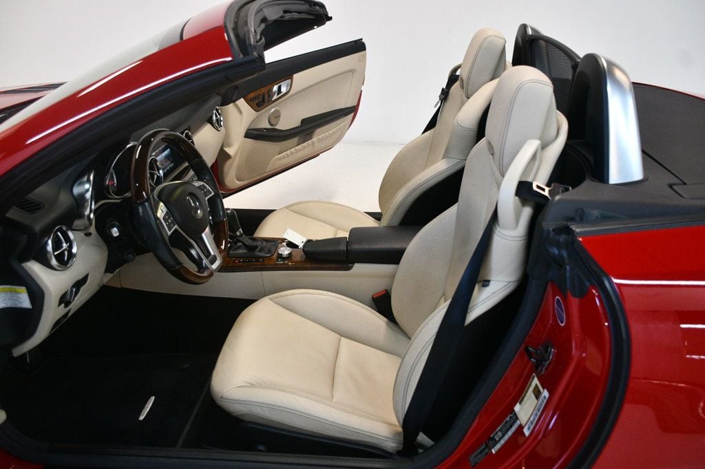2014 Mercedes Benz SLK 250 photo 34