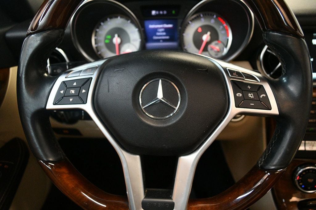 2014 Mercedes Benz SLK 250 photo 36