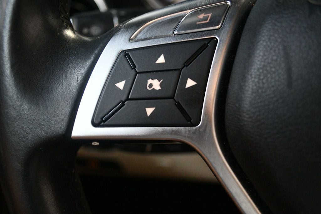 2014 Mercedes Benz SLK 250 photo 37