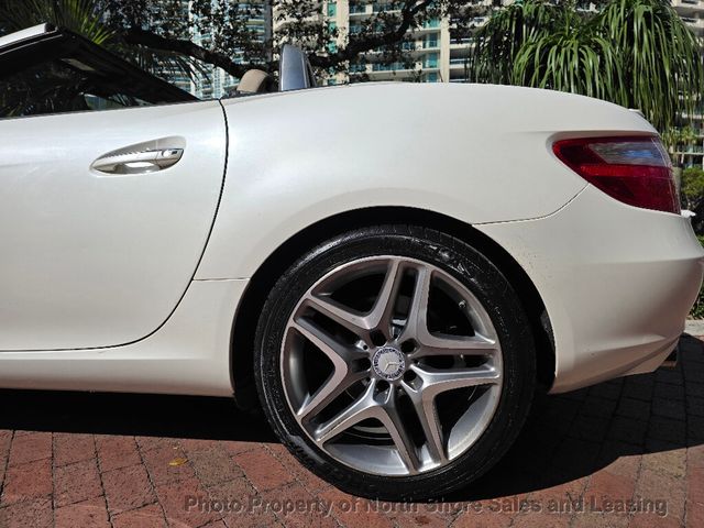 2014 Mercedes-Benz SLK Convertible - 22960711 - 21