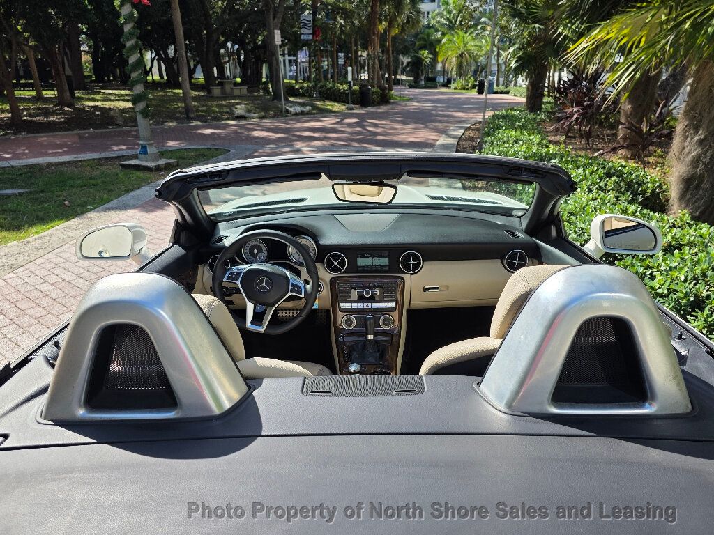 2014 Mercedes-Benz SLK Convertible - 22960711 - 32