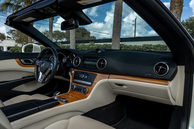 2014 Mercedes-Benz SL-Class 2dr Roadster SL 550 - 23007822 - 19