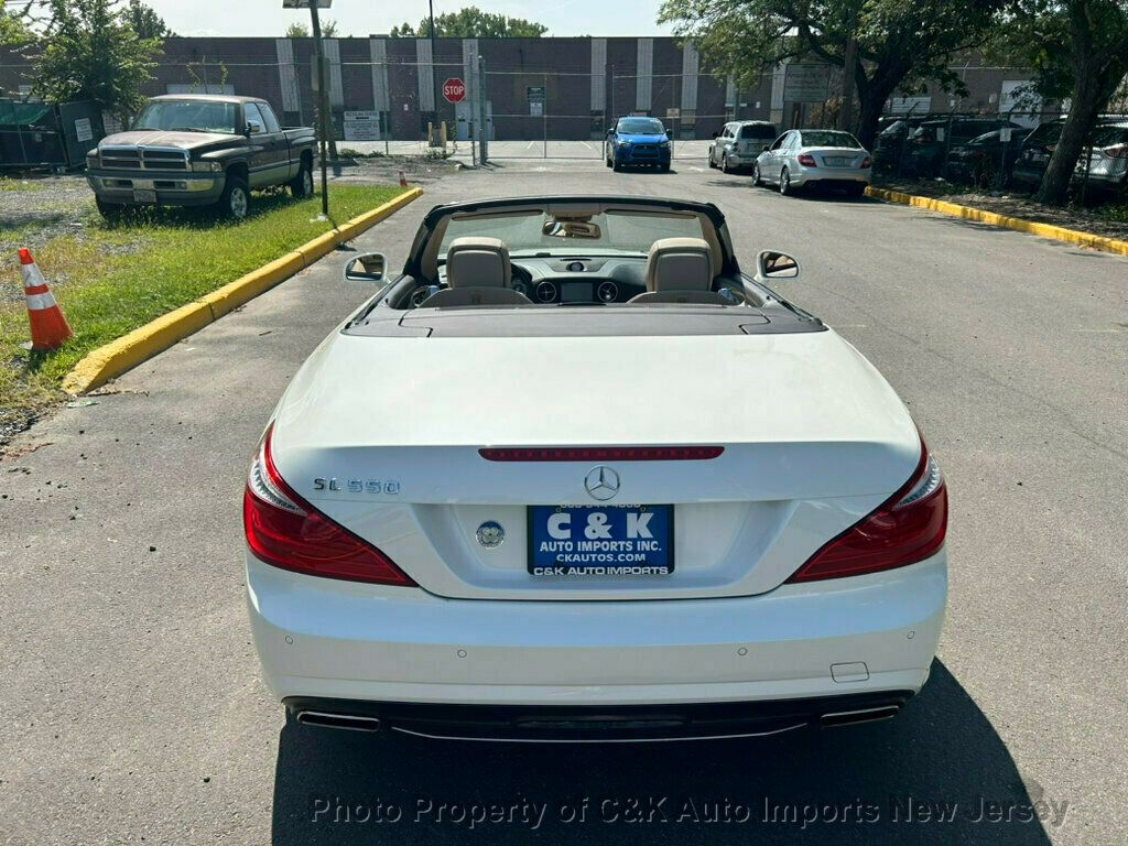 2014 Mercedes Benz SL 550 photo 10