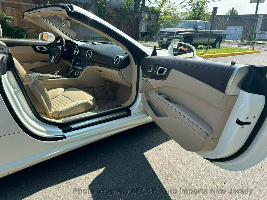 2014 Mercedes Benz SL 550 photo 27
