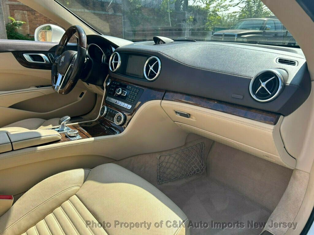 2014 Mercedes Benz SL 550 photo 28