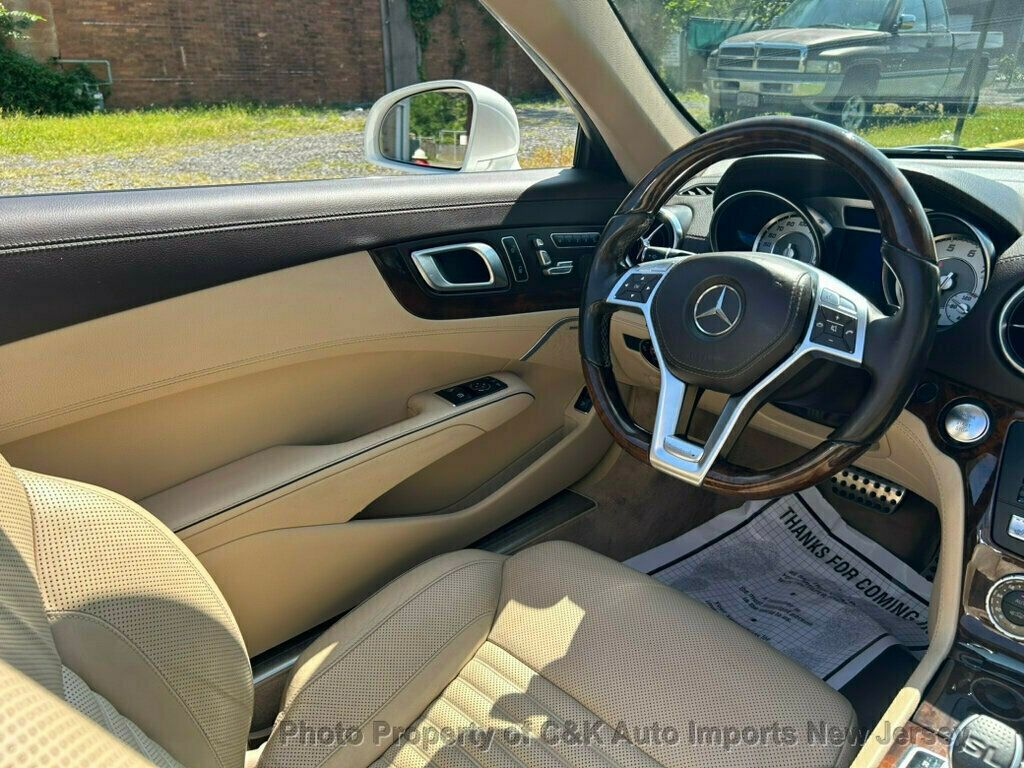 2014 Mercedes Benz SL 550 photo 32