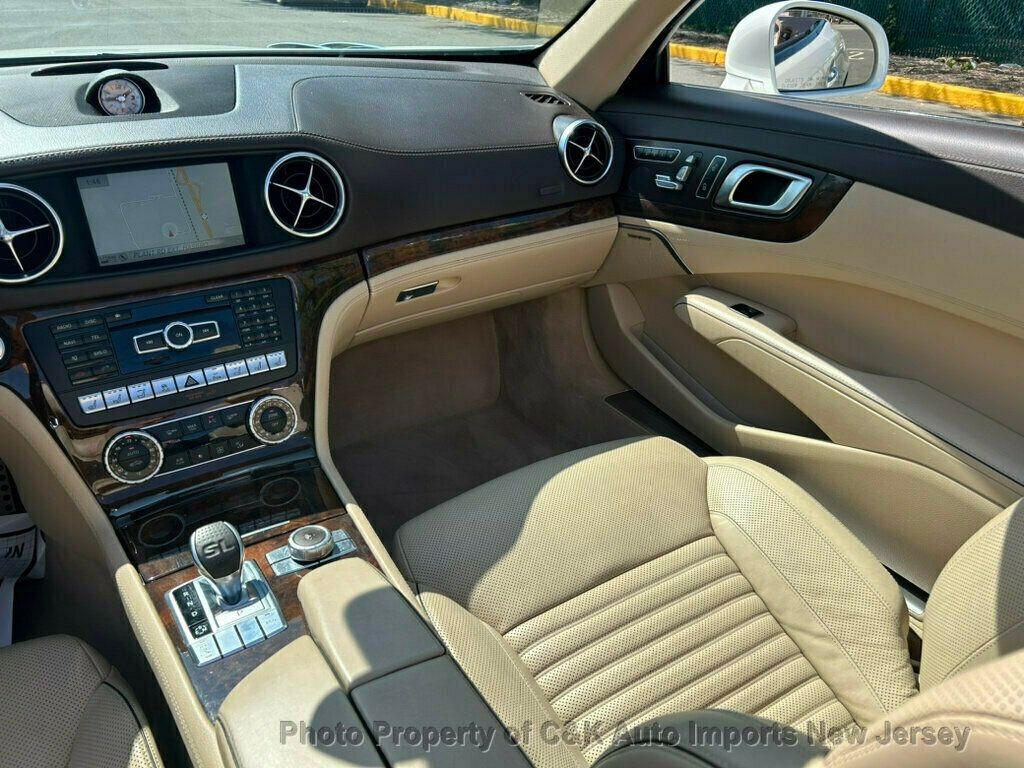 2014 Mercedes Benz SL 550 photo 34