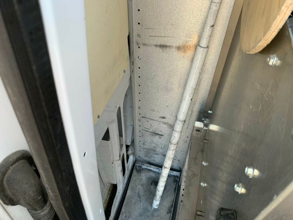 2014 Mercedes-Benz Sprinter Cargo Vans 2500 144" W ladder rack - 22907328 - 23