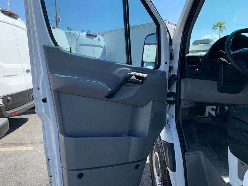 2014 Mercedes-Benz Sprinter Cargo Vans 2500 144" W ladder rack - 22907328 - 34