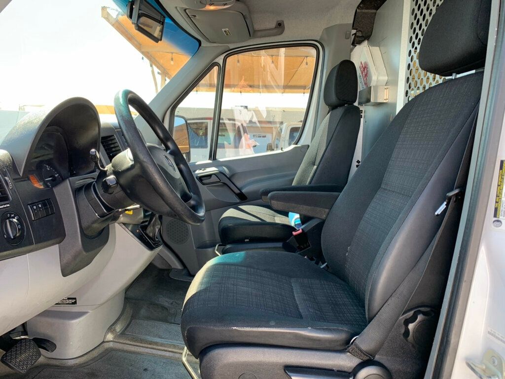 2014 Mercedes-Benz Sprinter Cargo Vans 2500 144" W ladder rack - 22907328 - 36