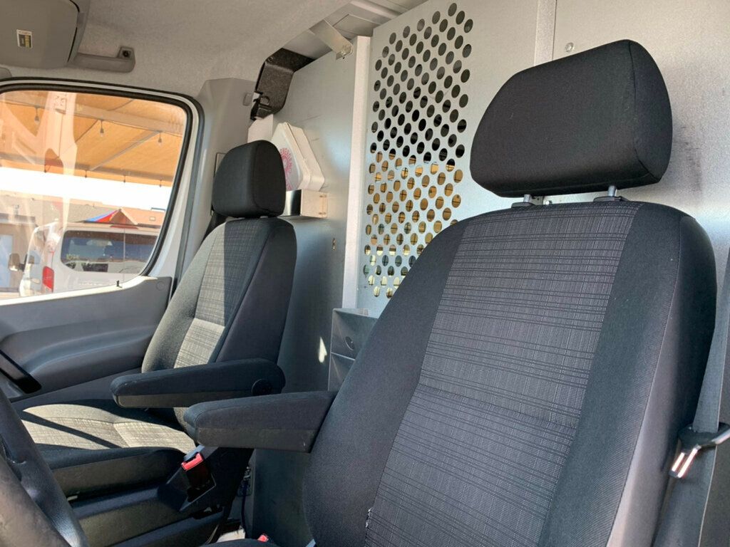 2014 Mercedes-Benz Sprinter Cargo Vans 2500 144" W ladder rack - 22907328 - 37