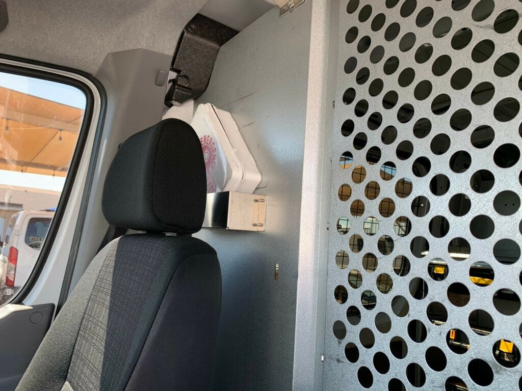 2014 Mercedes-Benz Sprinter Cargo Vans 2500 144" W ladder rack - 22907328 - 40
