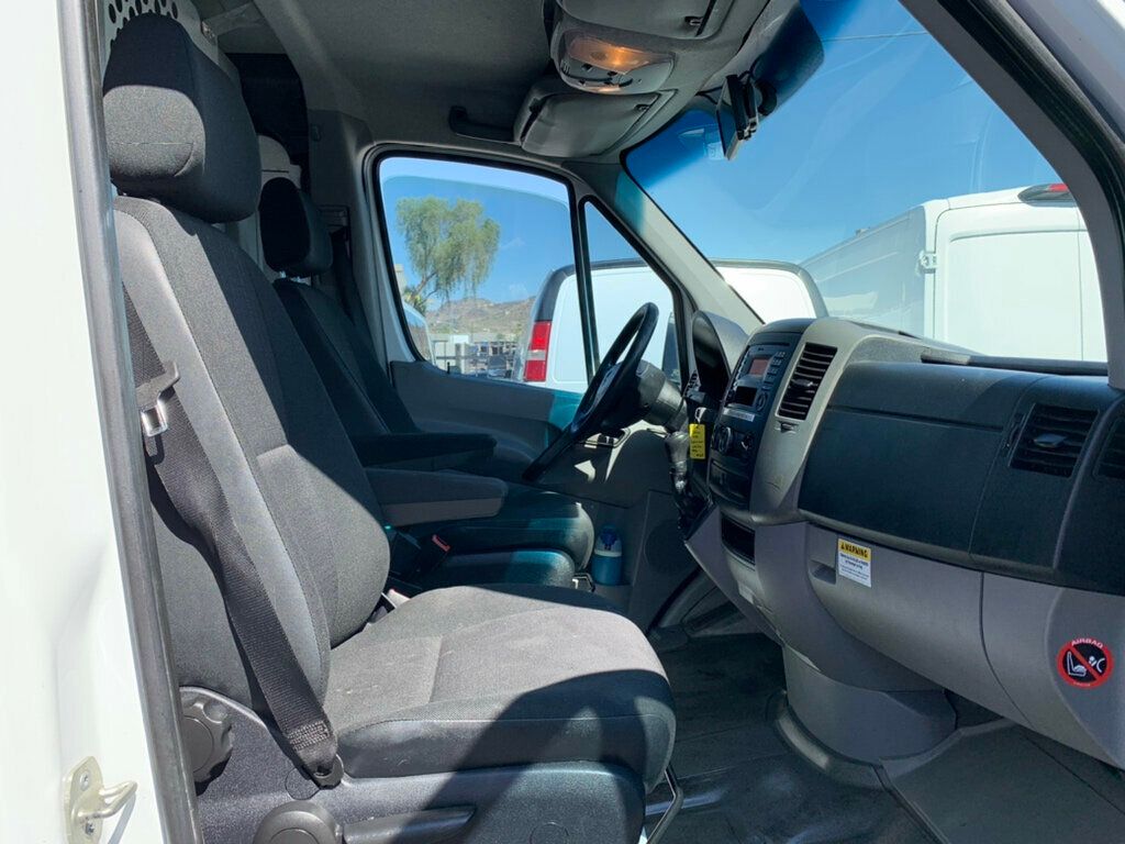 2014 Mercedes-Benz Sprinter Cargo Vans 2500 144" W ladder rack - 22907328 - 43
