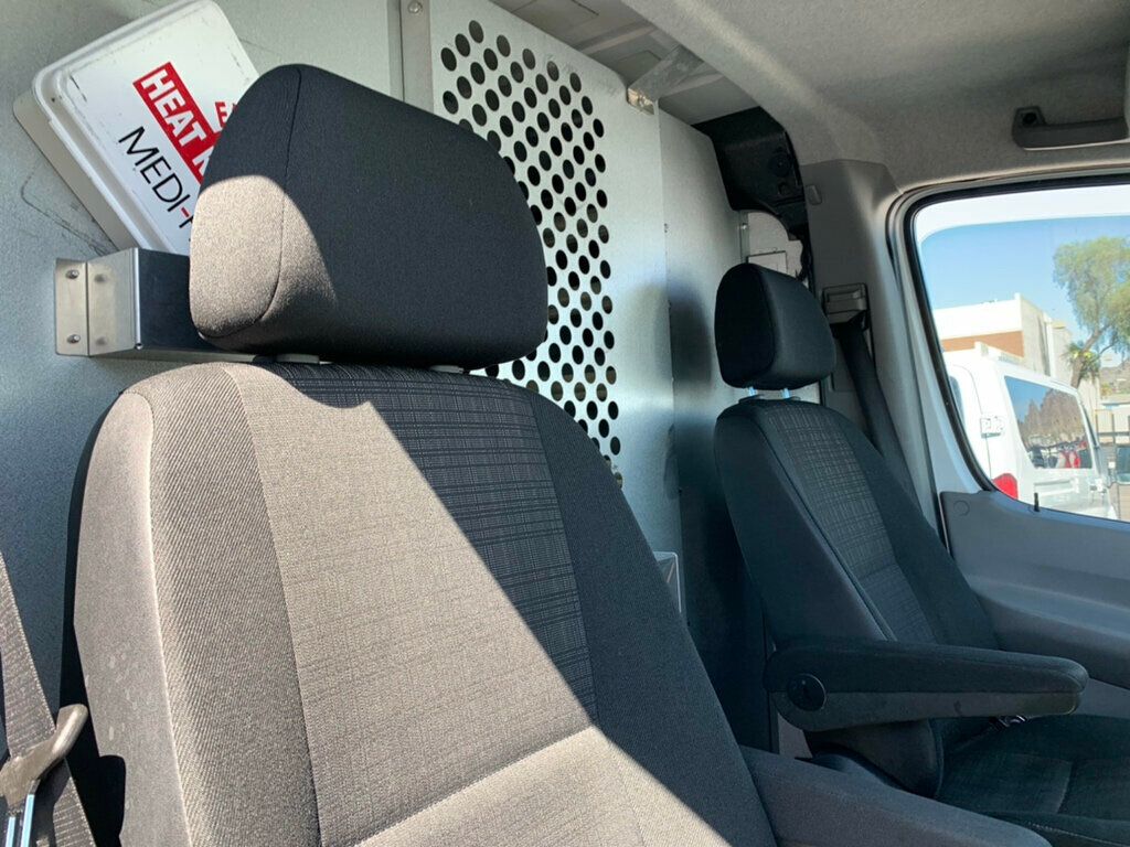 2014 Mercedes-Benz Sprinter Cargo Vans 2500 144" W ladder rack - 22907328 - 44