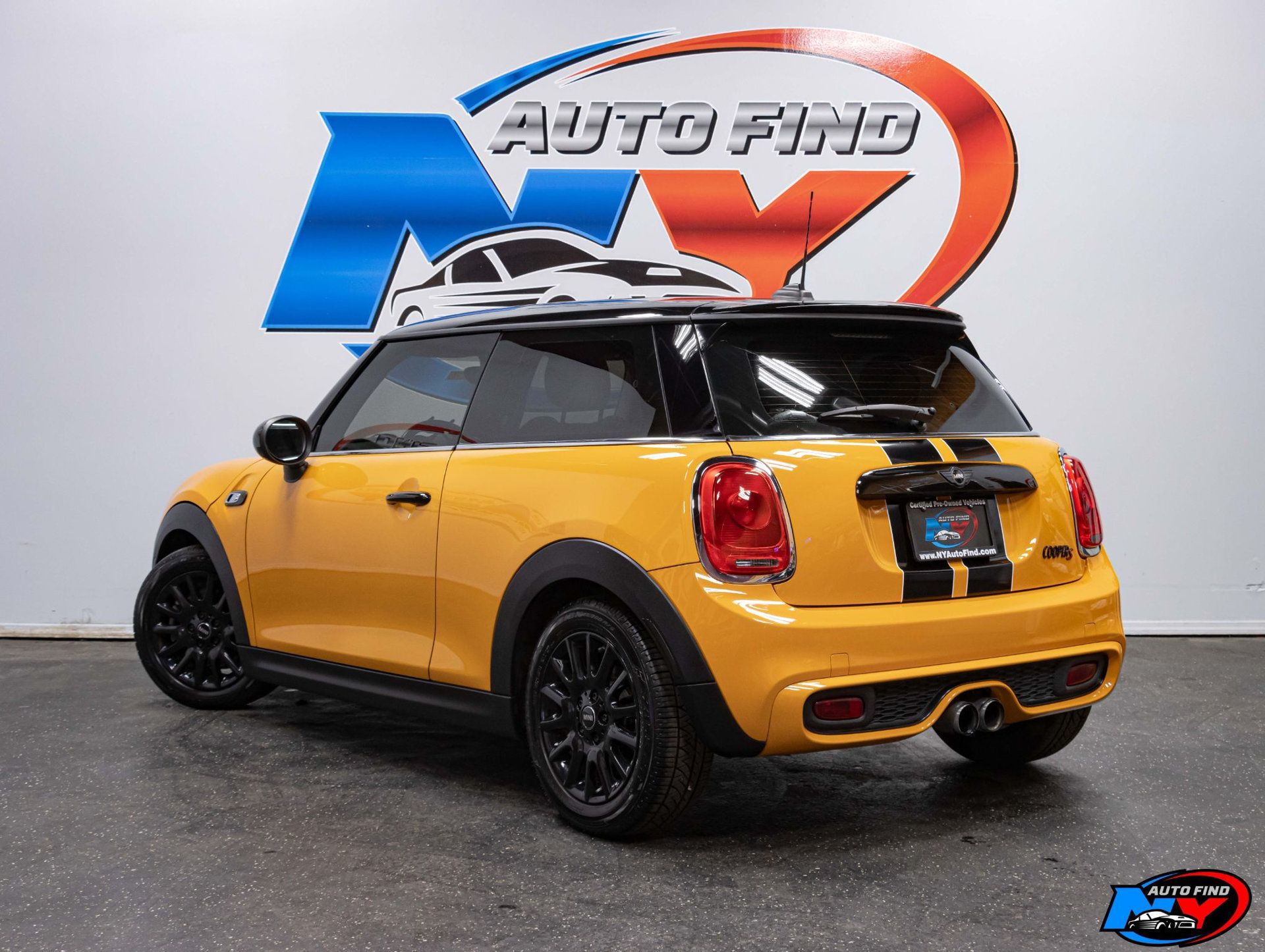 2014 Mini Cooper Hardtop 2 Door photo 2