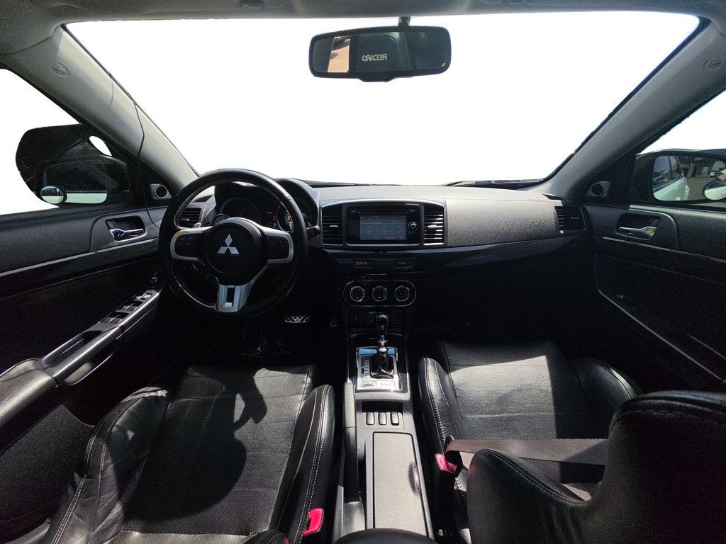Mitsubishi Lancer Evolution photo 12