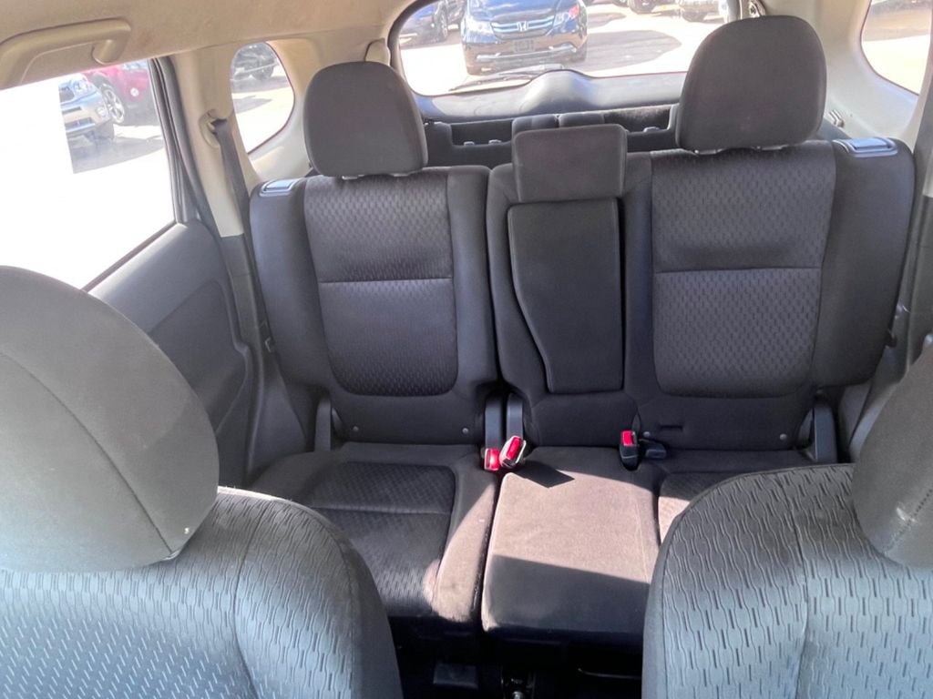 2014 Mitsubishi Outlander 3rd Row Seating 7 - 21908225 - 18