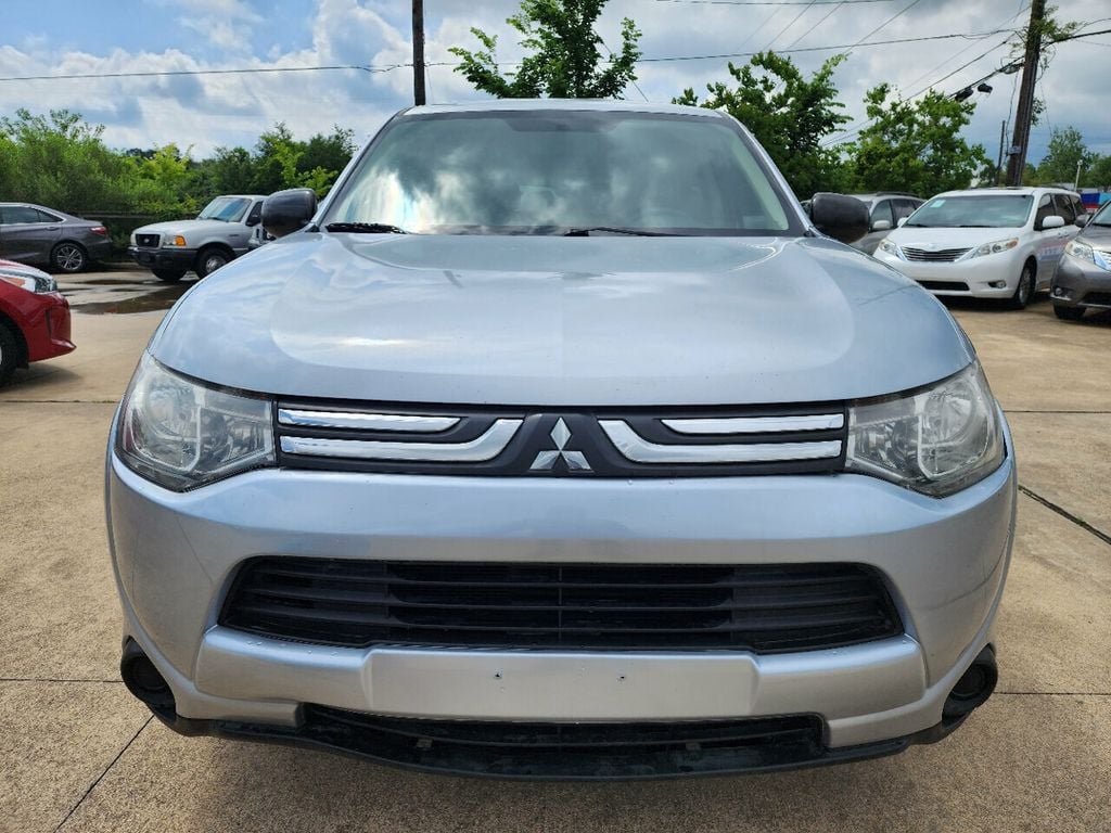 2014 Mitsubishi Outlander 3rd Row Seating 7 - 21908225 - 2