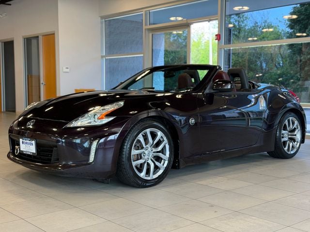 2014 Nissan 370Z Roadster Touring 7A/T's photo