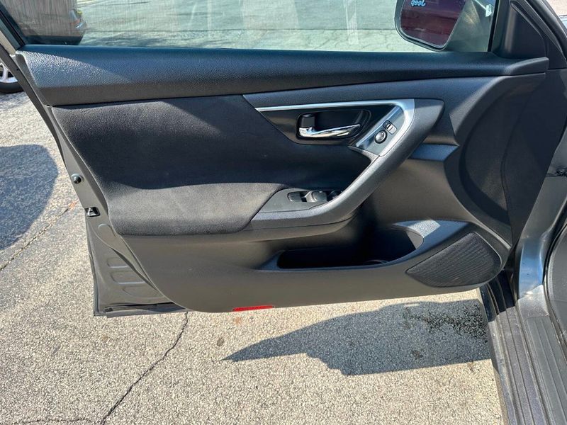 2014 Nissan Altima 4dr Sedan I4 2.5 SV - 22903955 - 8